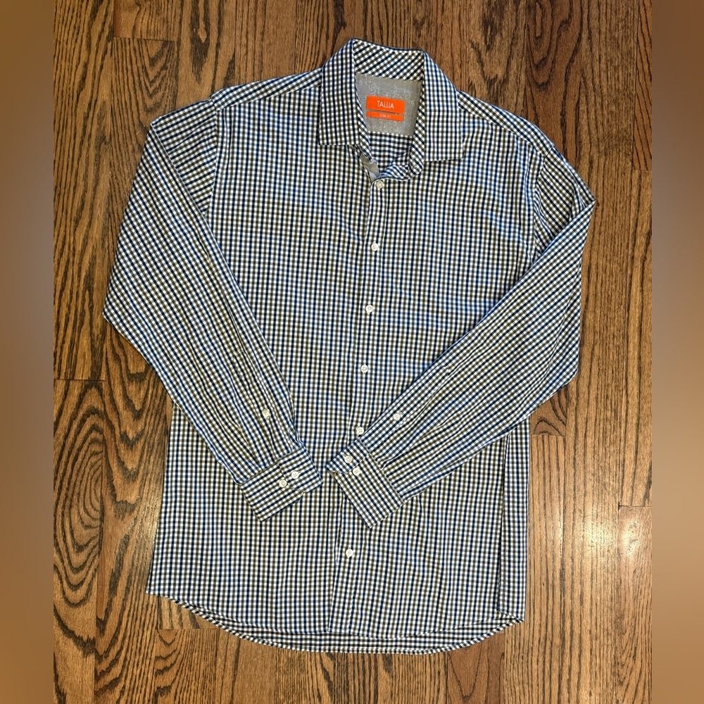 TALLIA Checkered Button Down Shirt
